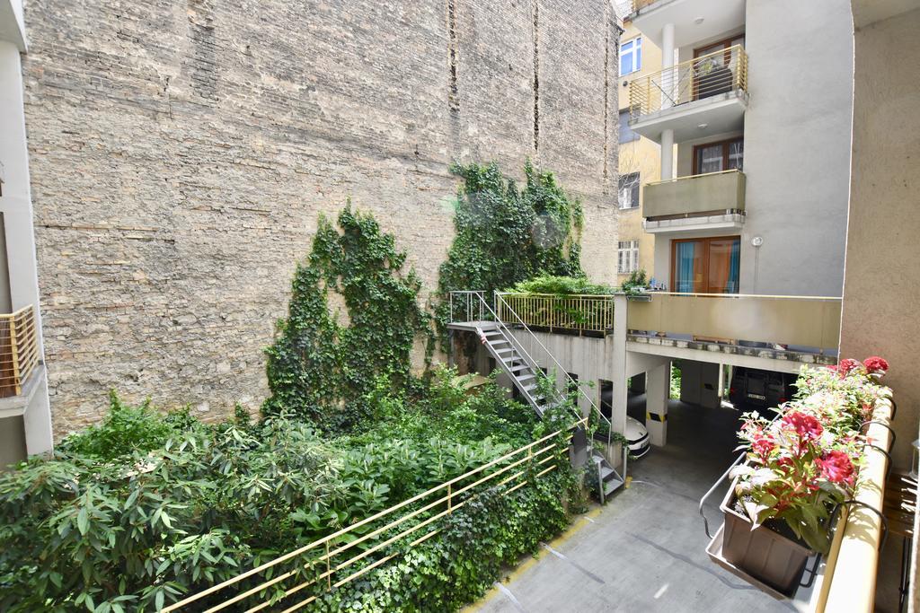 Central Studio Boulevard Budapešť Exteriér fotografie